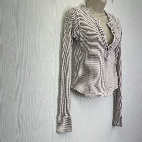 Free People - Colt Lavender Cream Stonewashed Waffle Long Sleeve Henley Tee SZ S - Picture 3 of 10